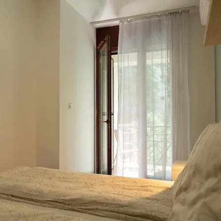 Apartment Jewish Quarter Gem! Balcony, Free Parking, Szimpla